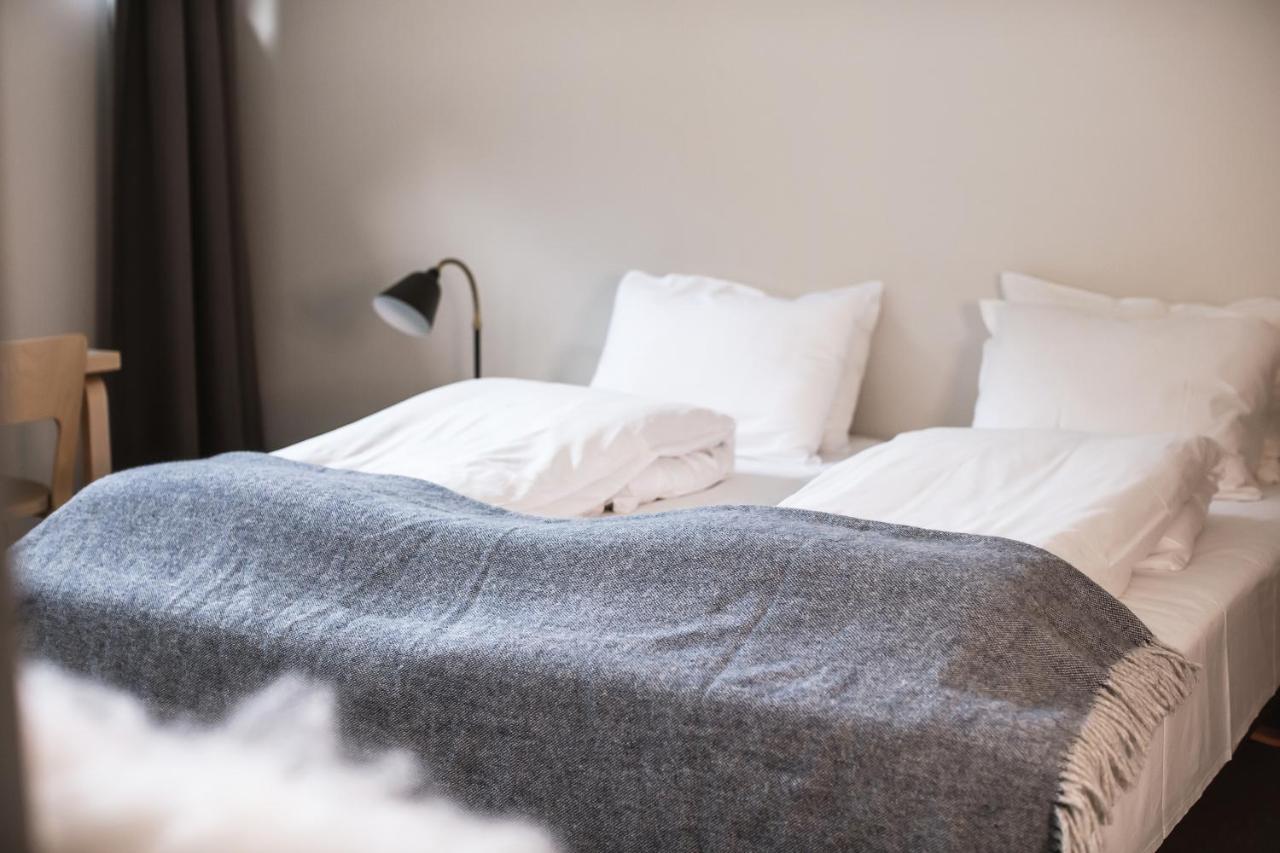 Lindstrom Hotel Lærdalsøyri Bagian luar foto